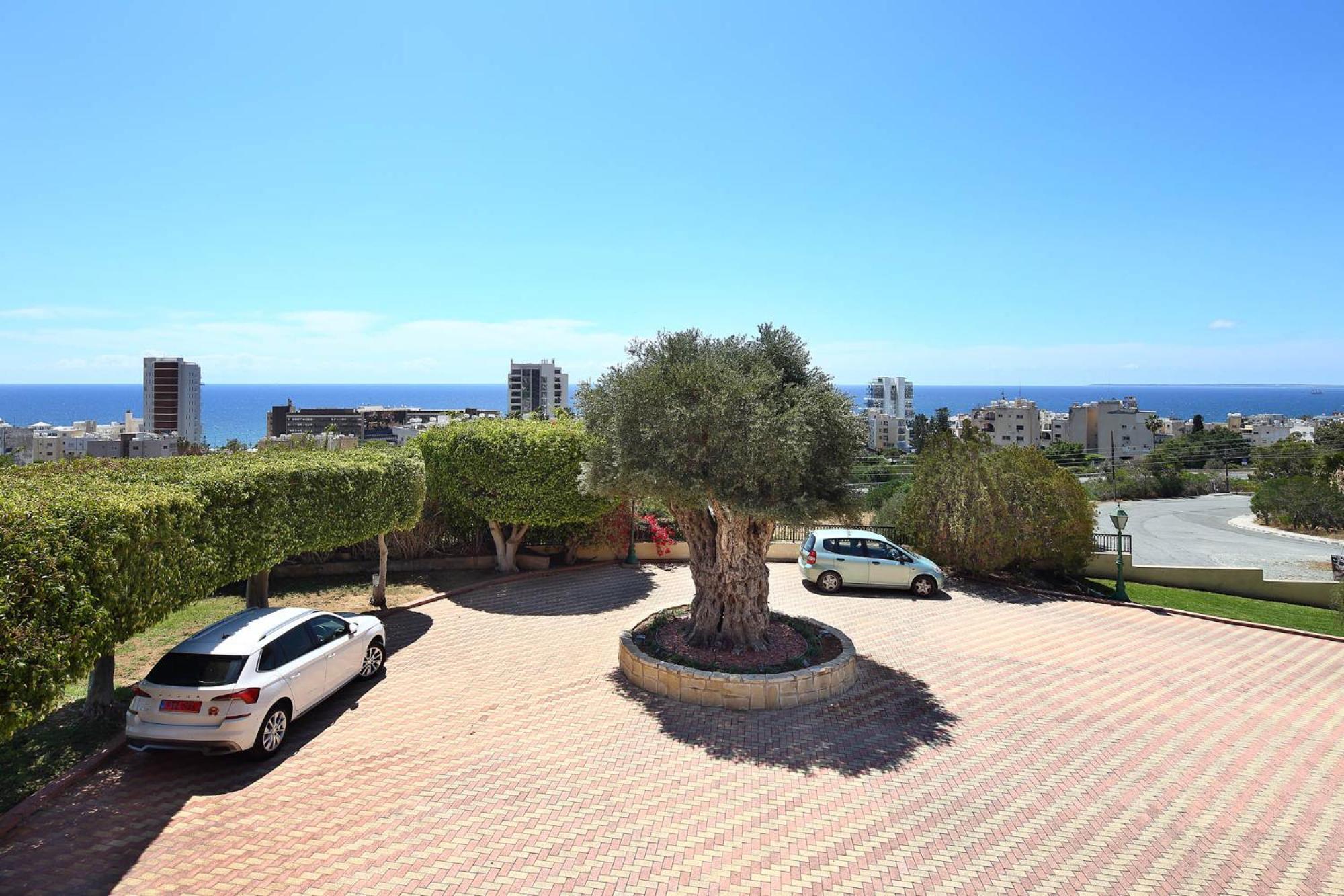 Olive Tree Apartments Limassol Exterior photo